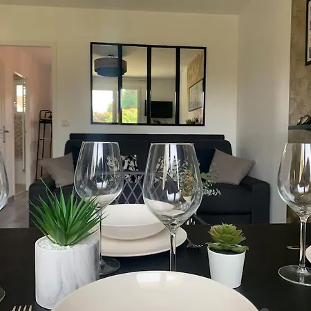 Appartement proche Astérix Chantilly Roissy CDG pour couple ou famille La Chapelle-en-Serval Exterior foto