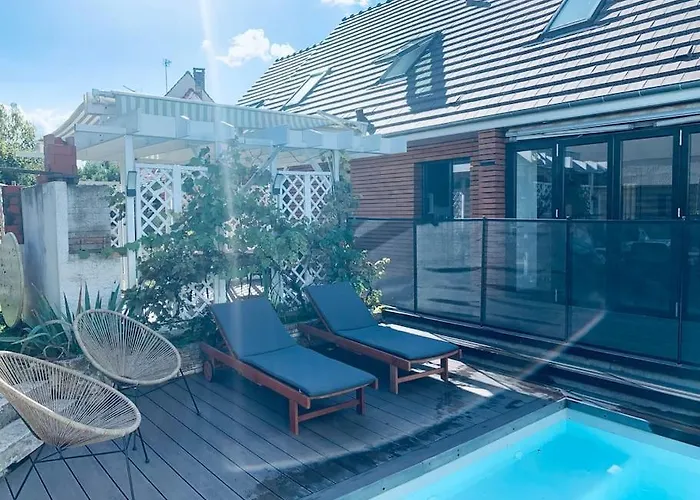 Appartement Proche Asterix, Stade De France, Chantilly, Roissy, Piscine Saisonniere