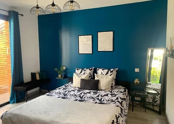 Appartement Proche Asterix, Stade De France, Chantilly, Roissy, Piscine Saisonniere